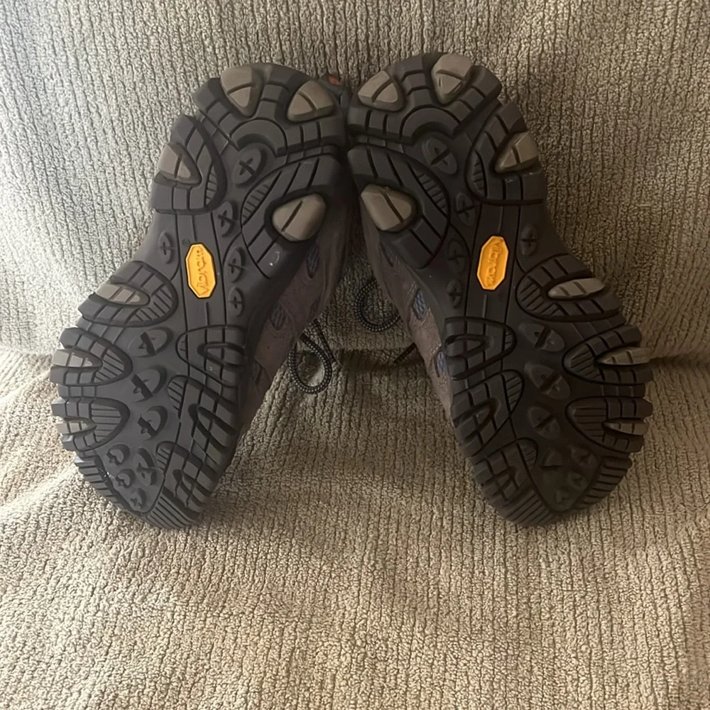 Women's Merrell Moab 3 Gray and Black Hiking Shoes - Picture 5 of 5